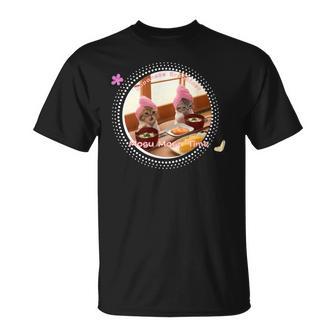 おしゃれ子猫のゆるっと癒し もぐもぐタイム Tシャツ - Kawaiitshirt