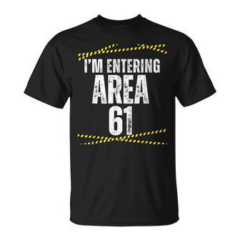 私は61歳の誕生日 おもしろい エリアに入ってる 61歳 Tシャツ - Kawaiitshirt