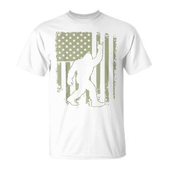 Bigfoot Sasquatch America Flag Graphic Dad Vintage T-Shirt - Monsterry