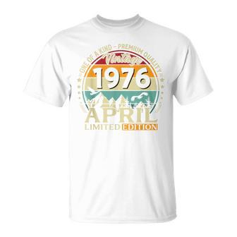 ヴィンテージカー 1976 年4月 50 歳の誕生日 1976 年のクラシックカー Tシャツ - Kawaiitshirt