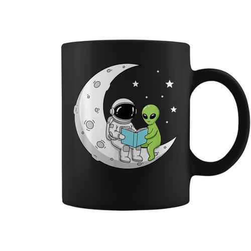 Astronaut And Alien Reading On Moon Space Book Lover Sci Fi Graphic Print Coffee Mug - Bookorys AU