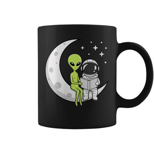 Women's Alien And Astronaut Reading On Moon Kids Sci Fi Book Graphic Print Coffee Mug - Bookorys