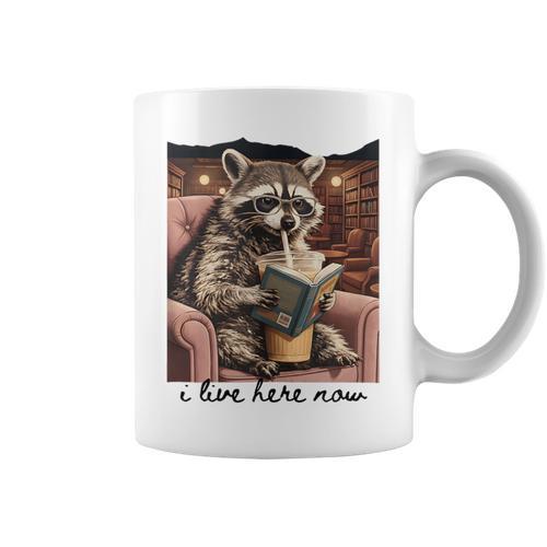 Bookish Mom Raccoon I Live Here Now Library Book Lover Graphic Print Coffee Mug - Bookorys DE