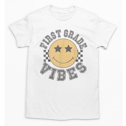 Retro First Grade Vibes Smile Face Back To School 1st Grade Unisex T-Shirt - Savourry