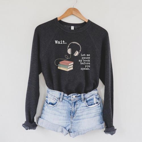 Audiobook Enthusiasts Headphones Book Club Bookworm Raglan Sleeve Sweatshirt - Bookorys DE