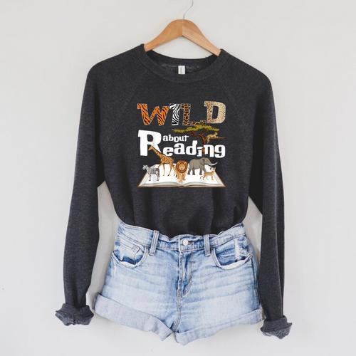 Wild About Reading Animals And Book Lovers Teacher Kids Raglan Sleeve Sweatshirt - Bookorys DE