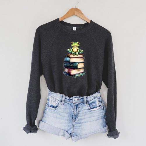 Women's Frog Read Books Reading Love Toad Cottagecore Raglan Sleeve Sweatshirt - Bookorys CA
