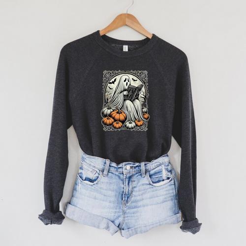 Vintage Ghost Reading Book Pumpkins Goth Halloween Teachers Raglan Sleeve Sweatshirt - Bookorys DE