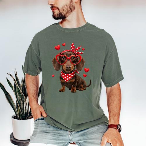 Dachshund Valentines Day Wiener Dog Lover Weenie Heart Raglan Baseball Tee Men's Comfort Colors T-Shirt - Sportilla