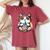 Boba Cat Drinking Boba Kitten Kawaii 日本人 男性 女性 キッズ レディースオーバーサイズコンフォートTシャツ Crimson Boba Cat Drinking Boba Kitten Kawaii 日本人 男性 女性 キッズ レディースオーバーサイズコンフォートTシャツ Crimson
