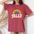 Lgbtq Ally Pocket Retrointage Gay Pride Lgbt Rainbow Flag レディースオーバーサイズコンフォートTシャツ Crimson Lgbtq Ally Pocket Retrointage Gay Pride Lgbt Rainbow Flag レディースオーバーサイズコンフォートTシャツ Crimson