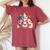 Waifu セクシー アニメ キス 女の子 角 日本の漫画風 レディースオーバーサイズコンフォートTシャツ Crimson