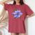 クレマチス 花 ボタニカル パープル フラワー レディースオーバーサイズコンフォートTシャツ Crimson クレマチス 花 ボタニカル パープル フラワー レディースオーバーサイズコンフォートTシャツ Crimson