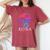 コナ ハワイ ハワイアン ハイビスカス 花 サーファー お土産 レディースオーバーサイズコンフォートTシャツ Crimson コナ ハワイ ハワイアン ハイビスカス 花 サーファー お土産 レディースオーバーサイズコンフォートTシャツ Crimson