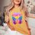 20 歳の誕生日、女の子 20 歳、蝶、数字 20 レディースオーバーサイズコンフォートTシャツ Mustard 20 歳の誕生日、女の子 20 歳、蝶、数字 20 レディースオーバーサイズコンフォートTシャツ Mustard