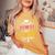 Proud Mom Of A 2026 卒業 シニア ひまわり ヒョウ ハート レディースオーバーサイズコンフォートTシャツ Mustard