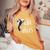 シャチが大好きな女の子 レディースオーバーサイズコンフォートTシャツ Mustard シャチが大好きな女の子 レディースオーバーサイズコンフォートTシャツ Mustard