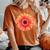 開花期のハンサムなガーベラの花 レディースオーバーサイズコンフォートTシャツ Yam 開花期のハンサムなガーベラの花 レディースオーバーサイズコンフォートTシャツ Yam