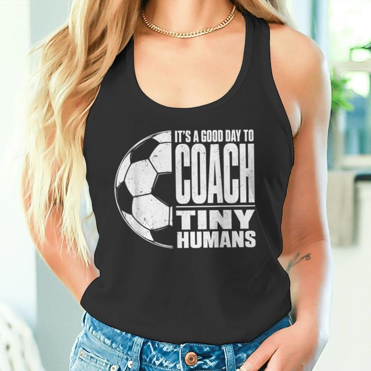 It's A Good Day To Train Tiny Humans サッカー ミニマリスト タンクトップ