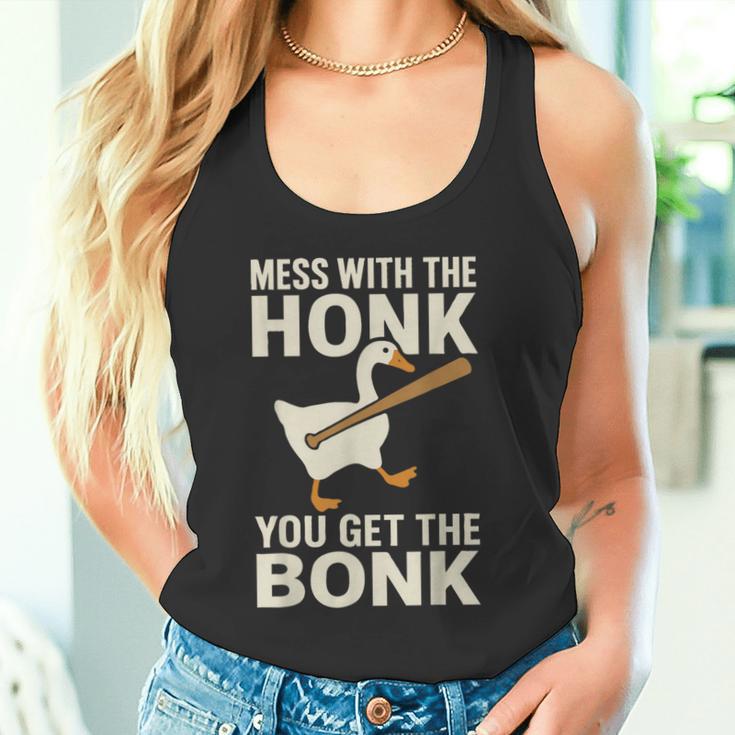 Mess With The Honk You Get The Bonk タンクトップ