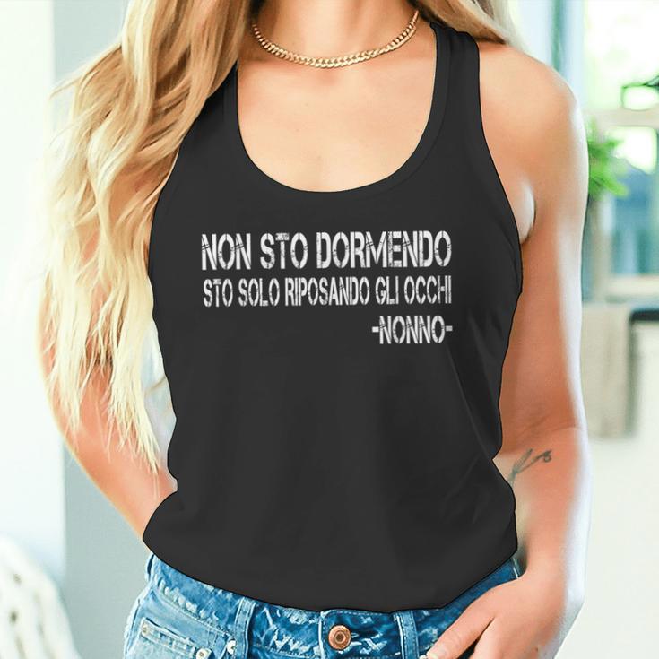 Uomo Nonto Dormendotoolo Riposando Gli Occhi Papà E Nonno Canotta