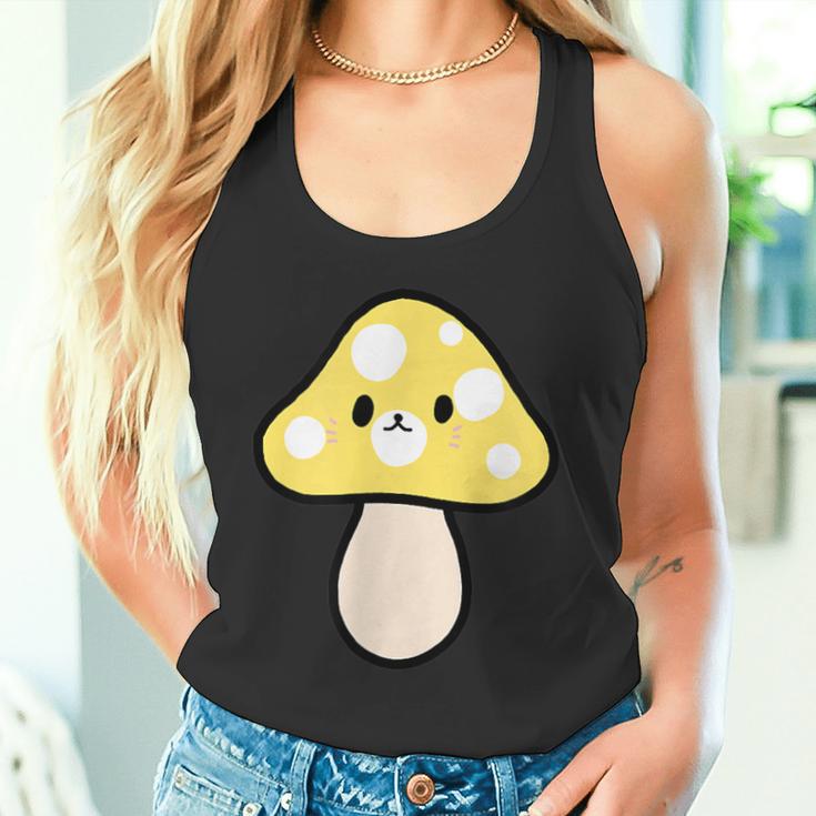 かわいい黄色のキノコ タンクトップ