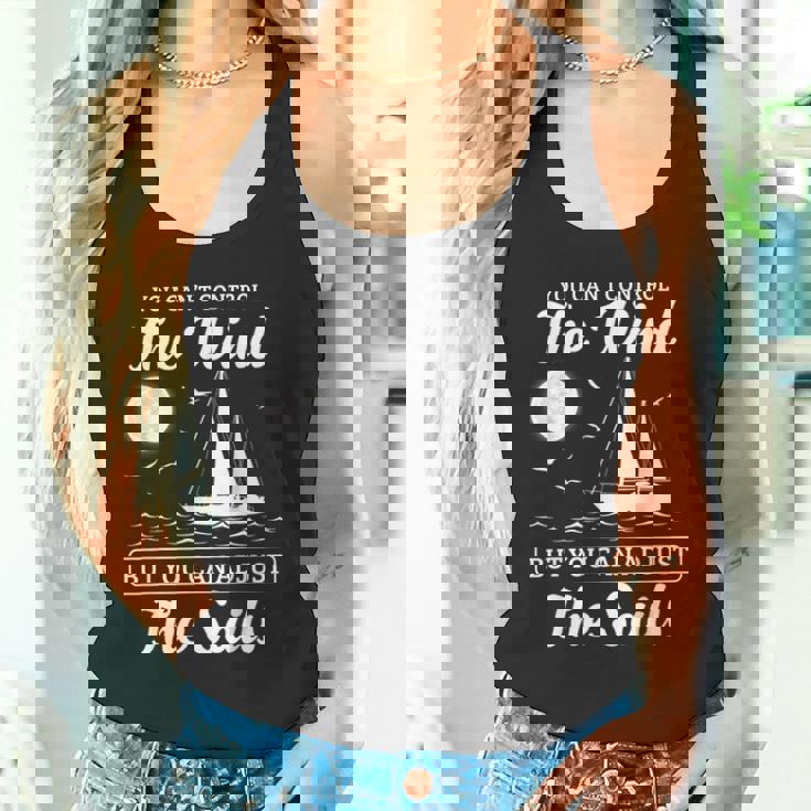 インスピレーションを与えるセーリングの引用句 航海風と帆のデザイン。 タンクトップ