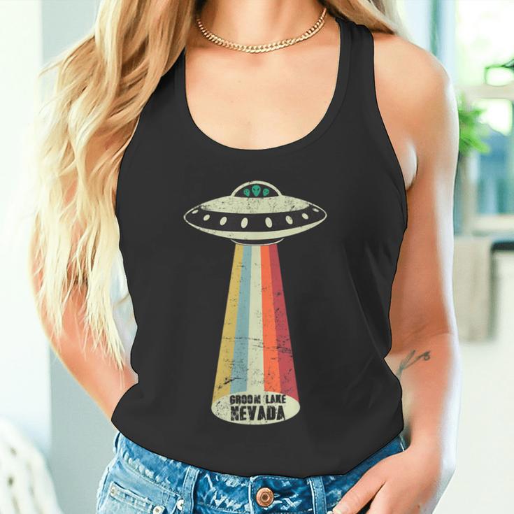グルームネバダ湖レトロトップシークレットエリア 51 Ufo Uap エイリアン タンクトップ