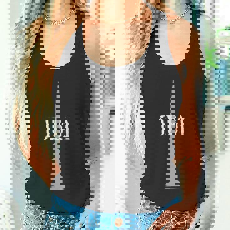 ドバイ旅行 タンクトップ