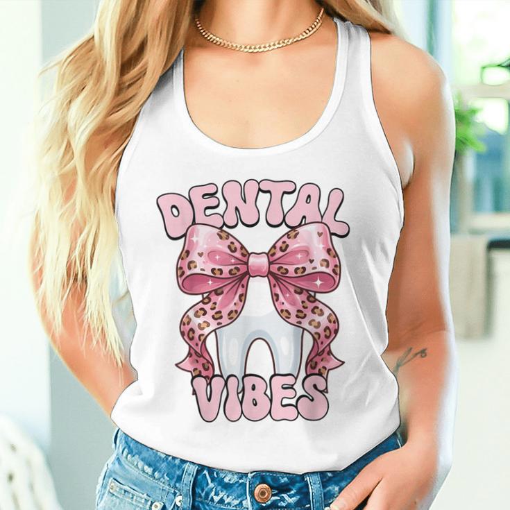 Dentalibes 歯 ピンク ヒョウ柄 弓 歯科医 タンクトップ