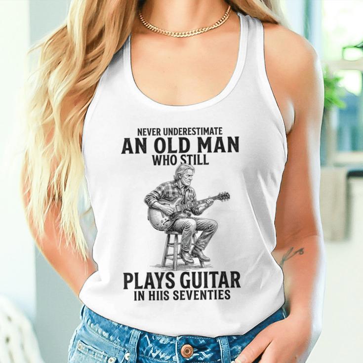 Never Underestimate An Old Man Who Who Guitar タンクトップ