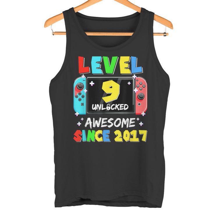 2017年以降、レベル9のロック解除済みゲーム9歳の誕生日。 タンクトップ