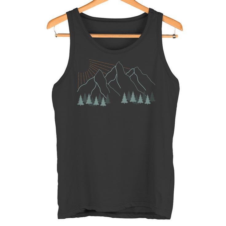 山の自然をモチーフにした登山用の山と森プリント タンクトップ