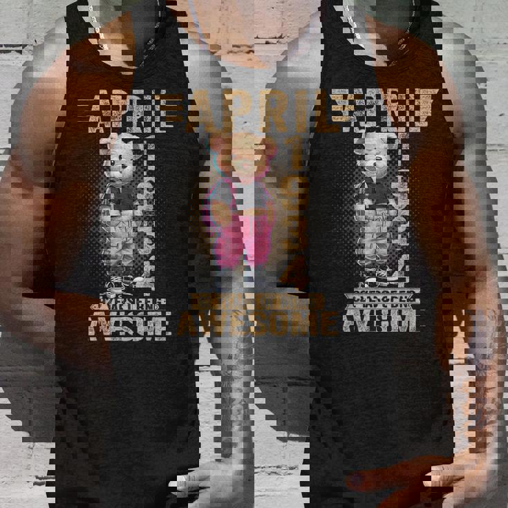 1934年4月 92歳の誕生日 92歳のテディベア Being Awesome タンクトップ 彼への贈り物