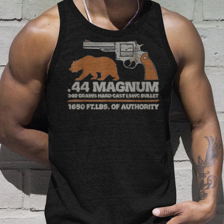 44マグナム ビッグボアハンティングリボルバー、ベアアウトドアトレイルtシャツ タンクトップ 彼への贈り物