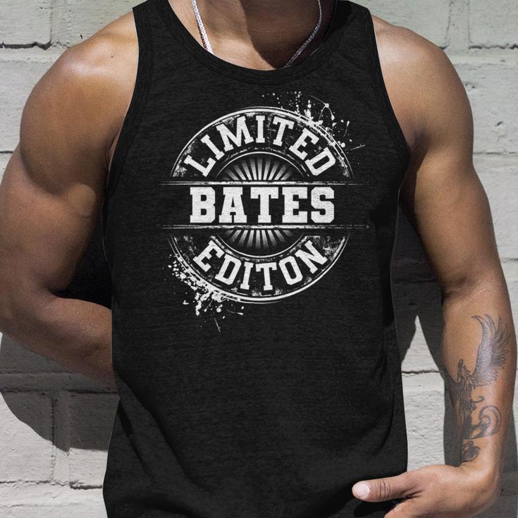 Bates 面白い 苗字 ファミリーツリー 誕生日 同窓会 ギフトアイデア 長袖tシャツ タンクトップ 彼への贈り物