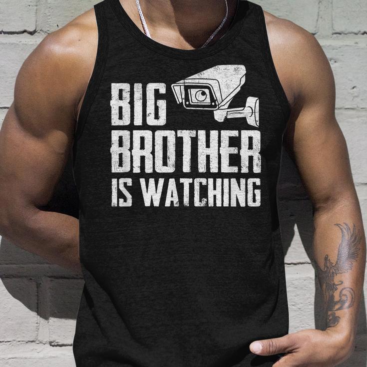 Big Brother Is Watching Government Massurveillance Cctv タンクトップ 彼への贈り物