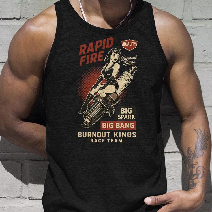 Burnout Kings レトロレーシングスパークプラグガールピンナップ ヴィンテージデザイン タンクトップ 彼への贈り物