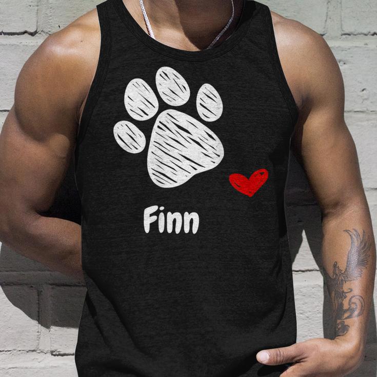 Finn Dog Paw Best Puppy Dog Finn Dog Lover タンクトップ 彼への贈り物