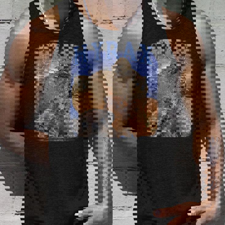 Hyrax Fire Meme Animal Lover ユーモア ロック ハイラックス タンクトップ 彼への贈り物