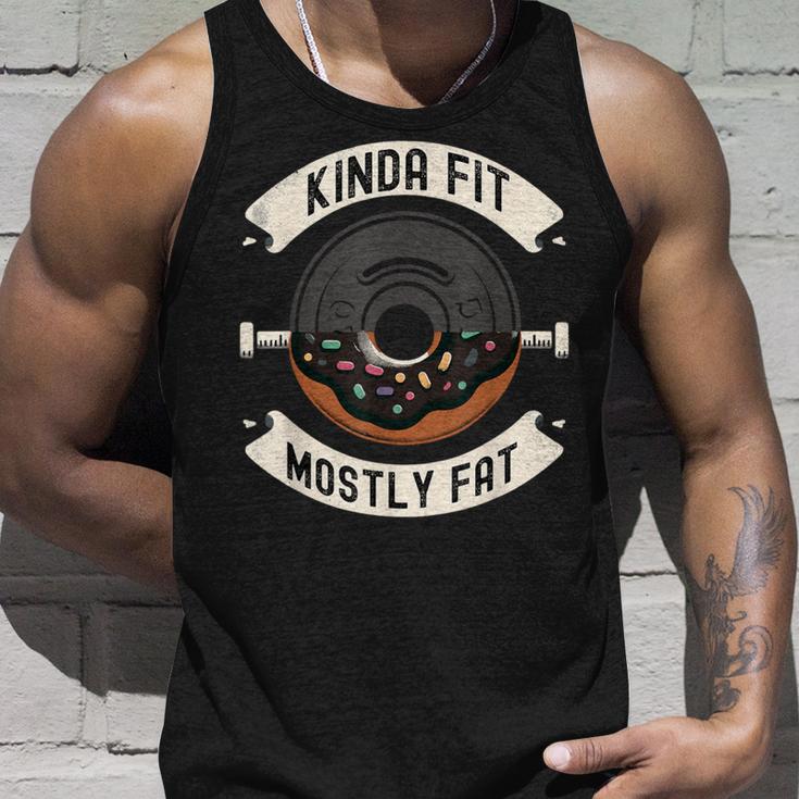 Kinda Fit Mostly Fat Fitness 面白いジムワークアウト タンクトップ 彼への贈り物