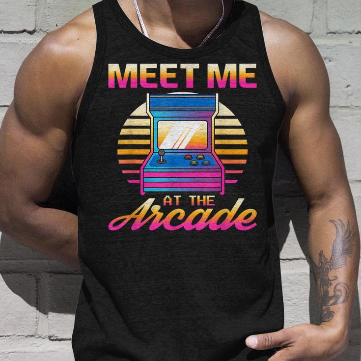Meet Me At The Arcade Gameraporwave レトロビデオゲーム ゲーマービデオゲーム タンクトップ 彼への贈り物