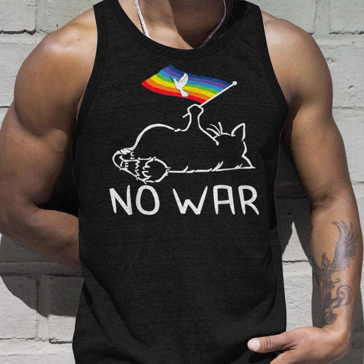 No War Peace Movement World Peace Peace Flag Cat タンクトップ 彼への贈り物