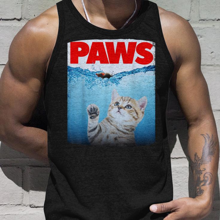 Paws Parody Cat Chasing A Cutecared Mouse Cat Lover タンクトップ 彼への贈り物