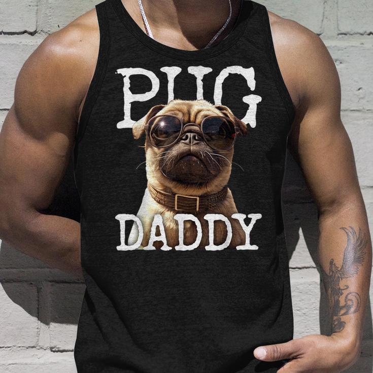 Pug Daddyパグパグパグパグパグパグお父さん犬お父さん父の日甘いパグパグお父さん タンクトップ 彼への贈り物