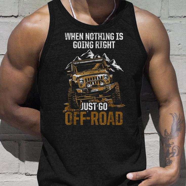 When Nothing Is Going Right Just Go Off Road タンクトップ 彼への贈り物