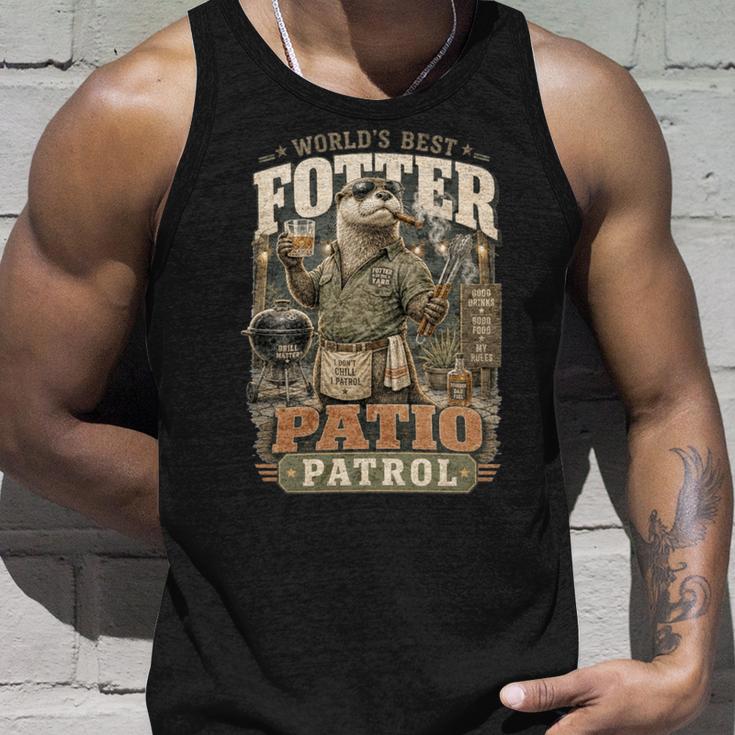 Worlds Best Fotter パティオ パトロール 裏庭 カワウソ しゃれ 誕生日 長袖tシャツ タンクトップ 彼への贈り物