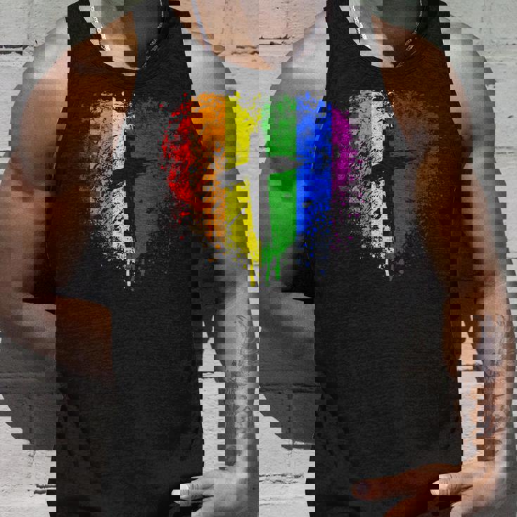 クロスのあるレインボー ハート、キリスト教の宗教的なゲイ プライド タンクトップ 彼への贈り物