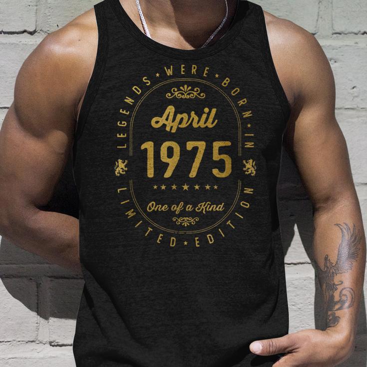 レジェンドは1975年四月生まれ 誕生日 タンクトップ 彼への贈り物