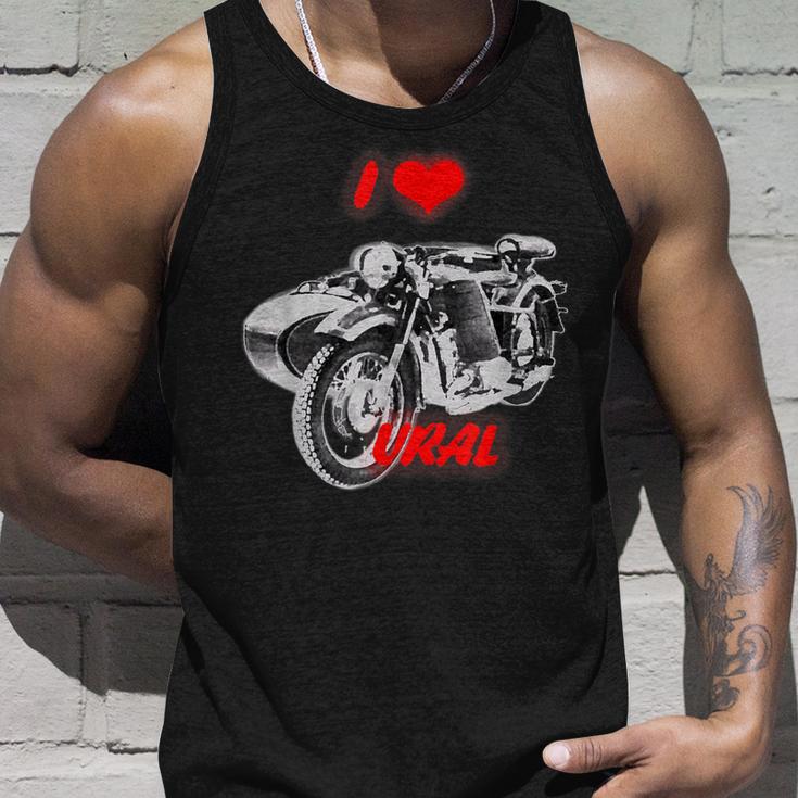 ロシアのレトロなオートバイ愛好家のためのi Love Ural タンクトップ 彼への贈り物